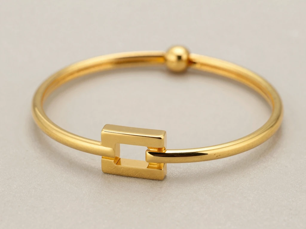 Gold Cuff Bracelet at Tlixarenprvol
